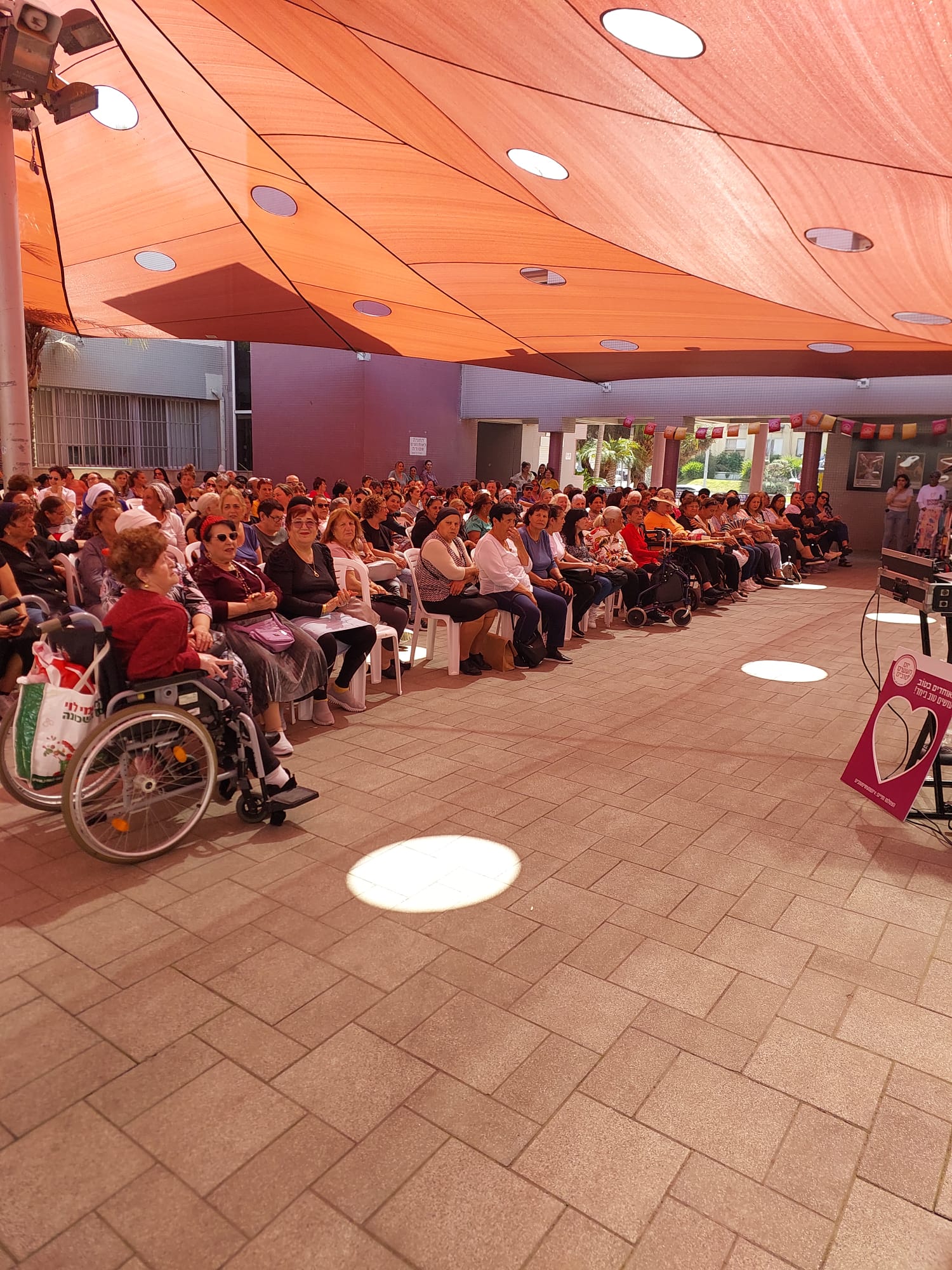 חברי מועצת התלמידים יצאו לשכונה 