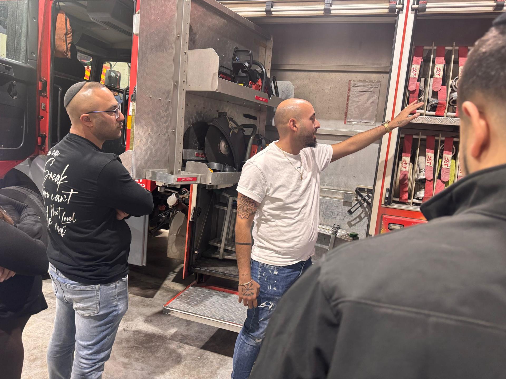 ביוזמת אביב גורי