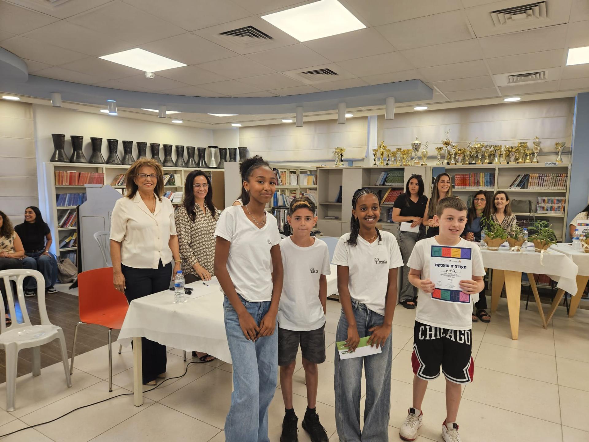 אני גאה בתלמידים שלנו ומברכת את הצוותים 