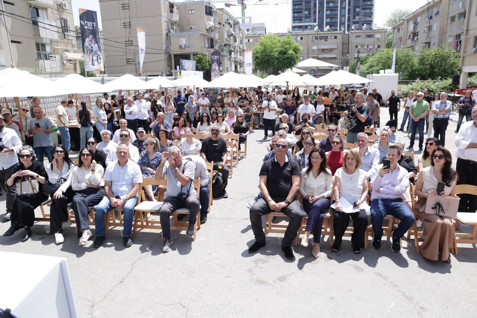 בניין ראשון נהרס במתחם הסביון