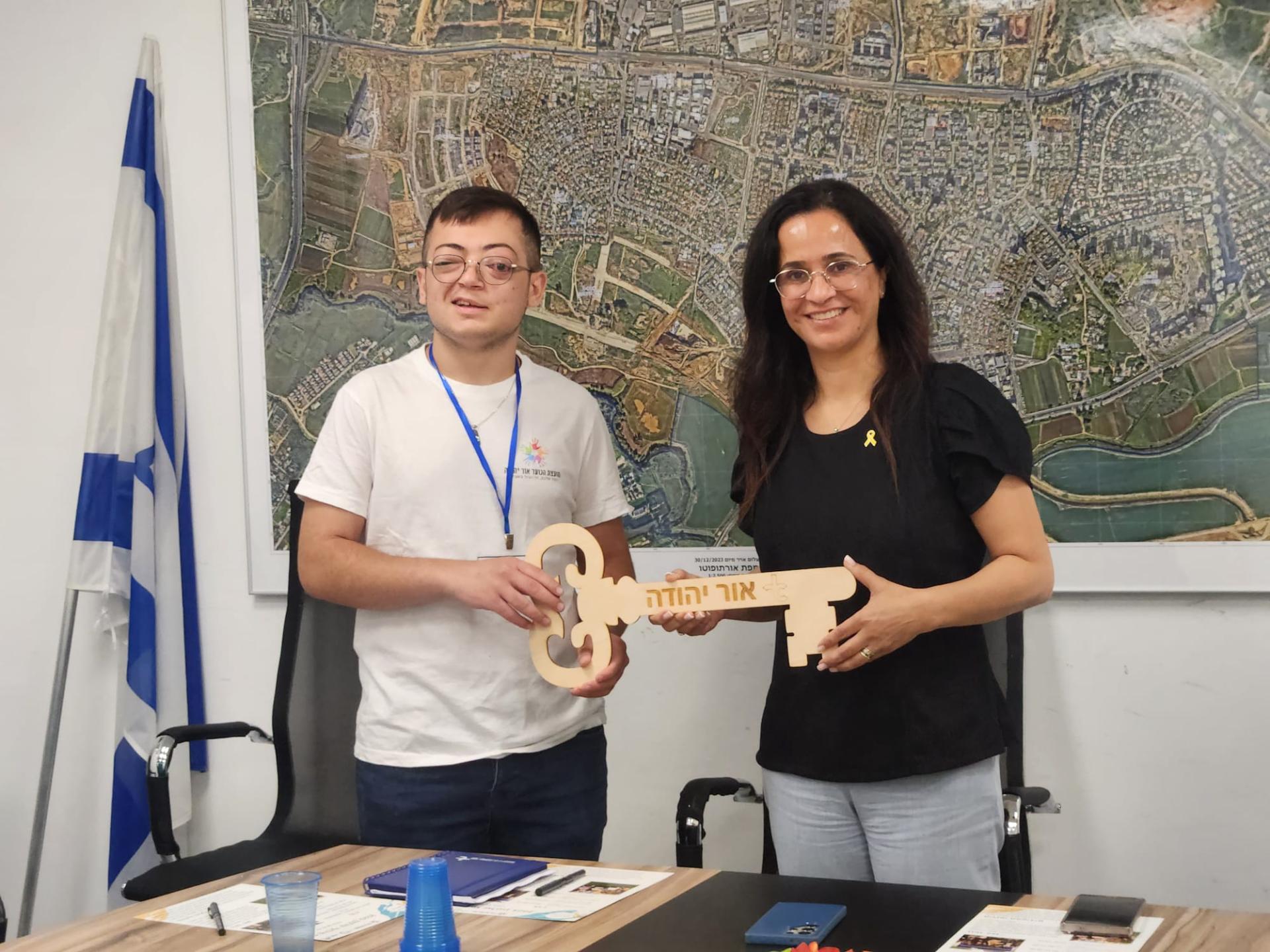 בהובלתו של נחום הציגו את 