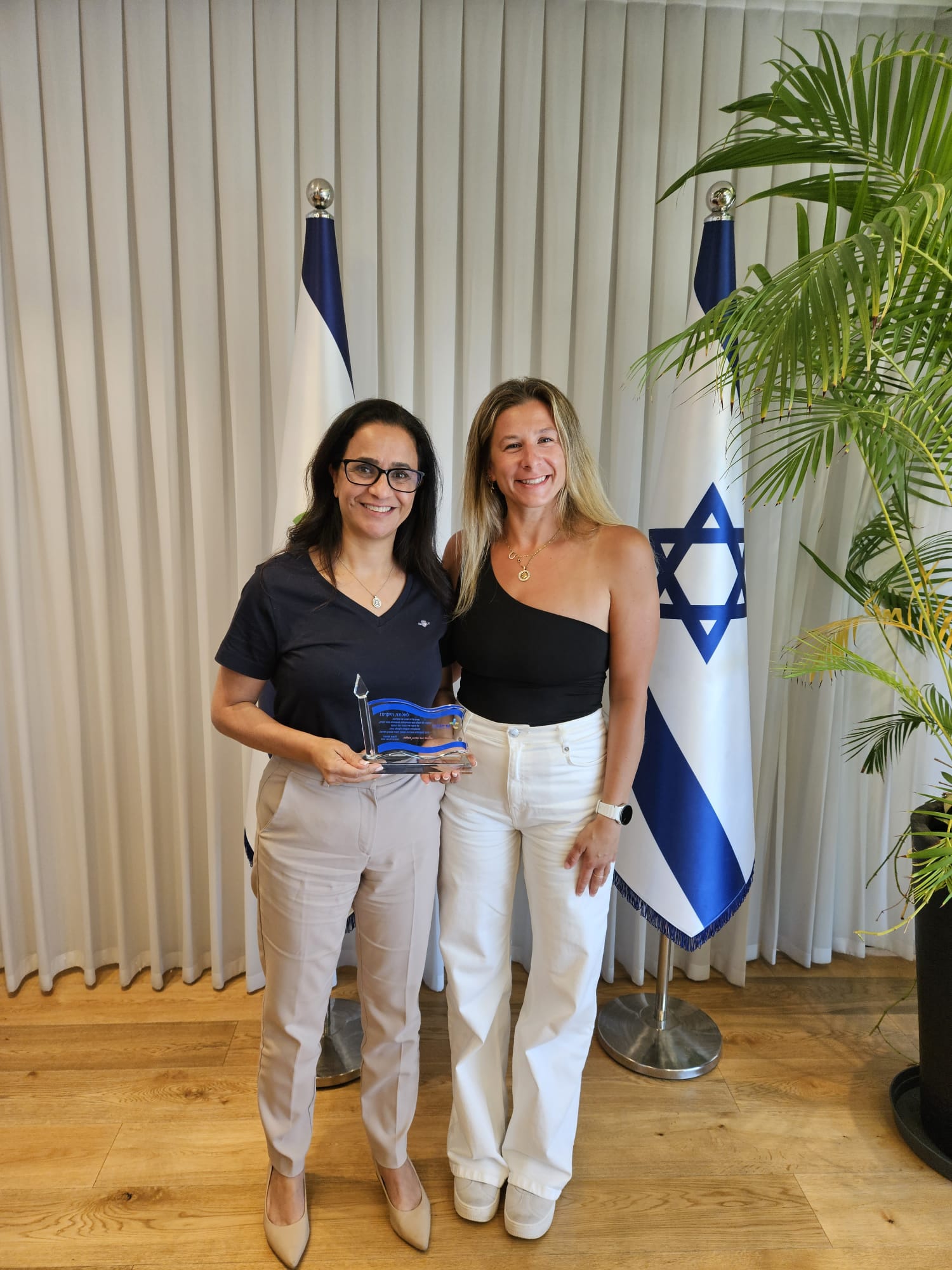 ליאת שוחט ראש העיר ואלונה קנטור