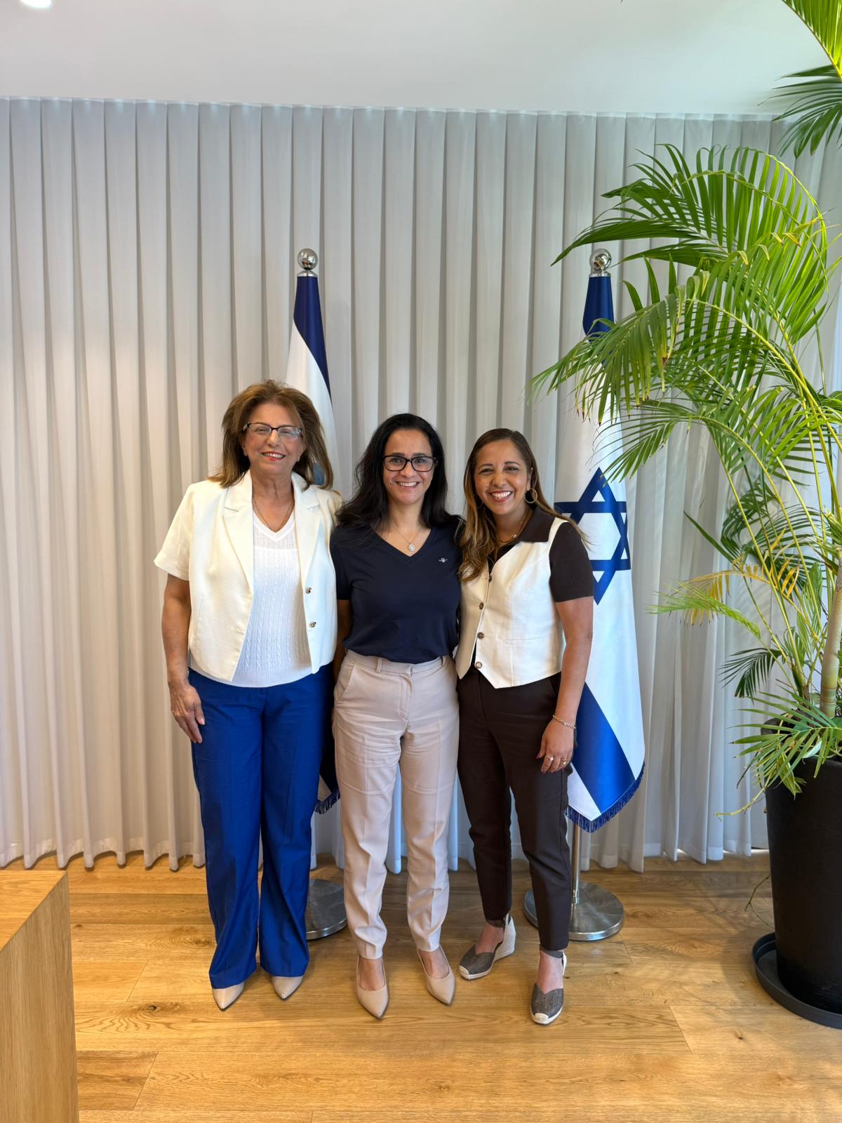 לשכת ראש העיר ביקור מנהלת מחוז במשרד החינוך 