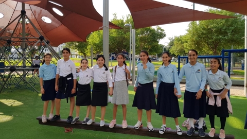 תלמידות בית ספר אורות בפעילות ספורטיבית במהלך הצעדה.jpeg