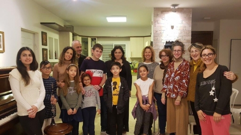 חנוכה קונצרט ביתי.jpg