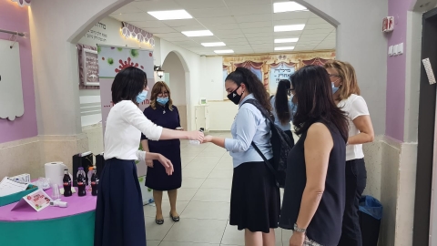 הכניסה לבית ספר בית יעקב.jpg