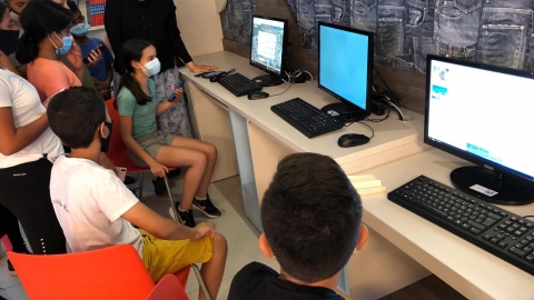 תלמידים מאהוד מנור במהלך החידון.jpeg