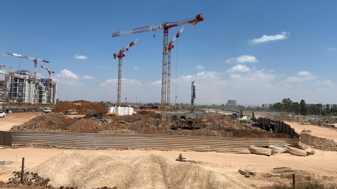 עבודות חפירה במגרש שבו יוקם בית הספר העל יסודי1.jpg