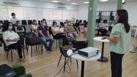 ראש העיר ליאת שוחט במפגש הפתיחה.jpeg